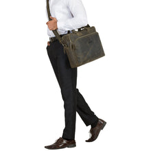 Lade das Bild in den Galerie-Viewer, OSCAR