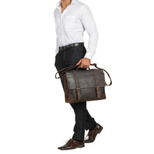 Lade das Bild in den Galerie-Viewer, WILLIAM