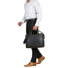 Lade das Bild in den Galerie-Viewer, OSCAR