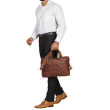 Lade das Bild in den Galerie-Viewer, DAMIAN