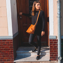 Lade das Bild in den Galerie-Viewer, winternam handtasche saga cognac