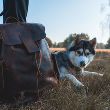 Lade das Bild in den Galerie-Viewer, CHARLIE