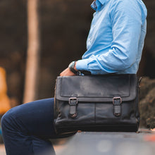 Lade das Bild in den Galerie-Viewer, winternam aktentasche stockholm schwarz