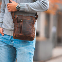 Lade das Bild in den Galerie-Viewer, KYLE