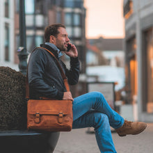 Lade das Bild in den Galerie-Viewer, winternam aktentasche stockholm cognac