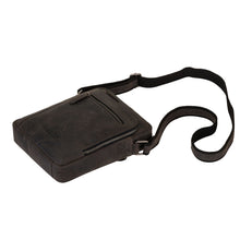 Lade das Bild in den Galerie-Viewer, RICHARD