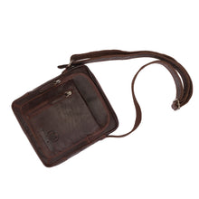 Lade das Bild in den Galerie-Viewer, KYLE