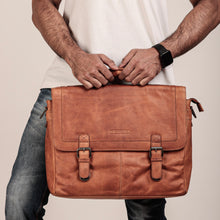 Lade das Bild in den Galerie-Viewer, winternam aktentasche stockholm cognac