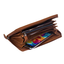 Lade das Bild in den Galerie-Viewer, LAURA