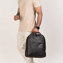 Lade das Bild in den Galerie-Viewer, Stavanger Lederrucksack schwarz