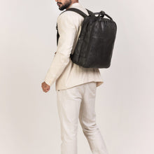 Lade das Bild in den Galerie-Viewer, Stavanger Lederrucksack schwarz