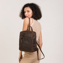 Lade das Bild in den Galerie-Viewer, LILY