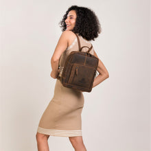 Lade das Bild in den Galerie-Viewer, LILY