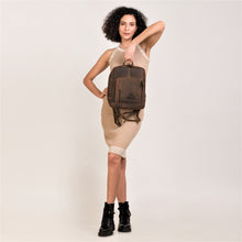 Lade das Bild in den Galerie-Viewer, LILY