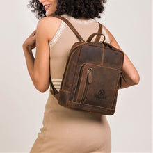 Lade das Bild in den Galerie-Viewer, LILY