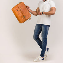 Lade das Bild in den Galerie-Viewer, winternam aktentasche stockholm cognac