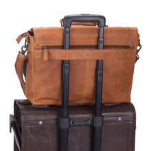Lade das Bild in den Galerie-Viewer, winternam aktentasche stockholm cognac