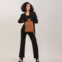 Lade das Bild in den Galerie-Viewer, winternam cityrucksack caja cognac