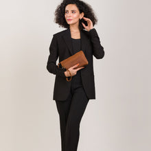 Lade das Bild in den Galerie-Viewer, winternam kleine umhaengetasche liv cognac