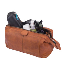 Lade das Bild in den Galerie-Viewer, winternam kosmetiktasche bergen cognac