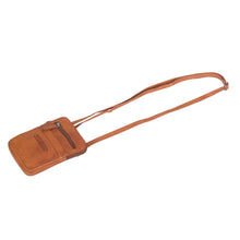 Lade das Bild in den Galerie-Viewer, winternam phonebag lilla cognac