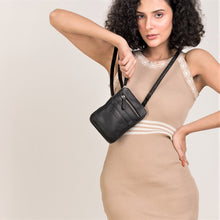 Lade das Bild in den Galerie-Viewer, winternam phonebag lilla schwarz